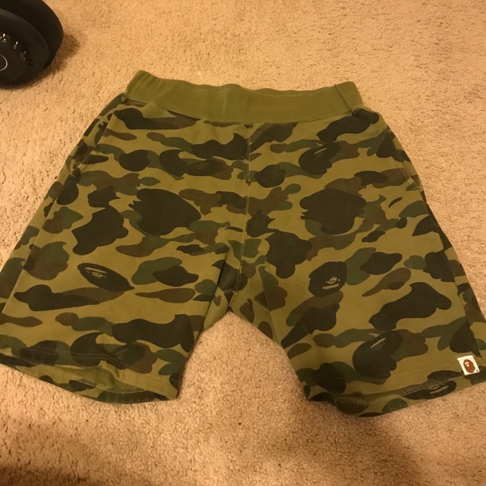 Bape shorts sz L